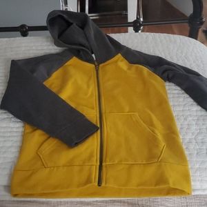 Sweatshirt. Boys. Medium, size 8